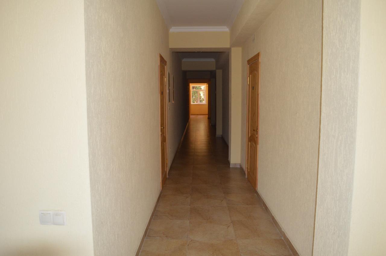 Hotel Kiparis Pizunda Exterior foto