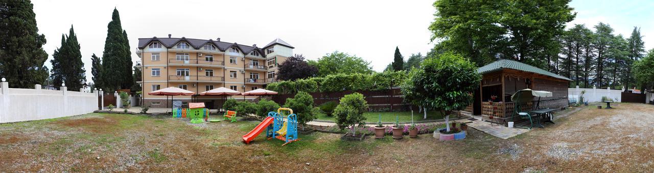 Hotel Kiparis Pizunda Exterior foto