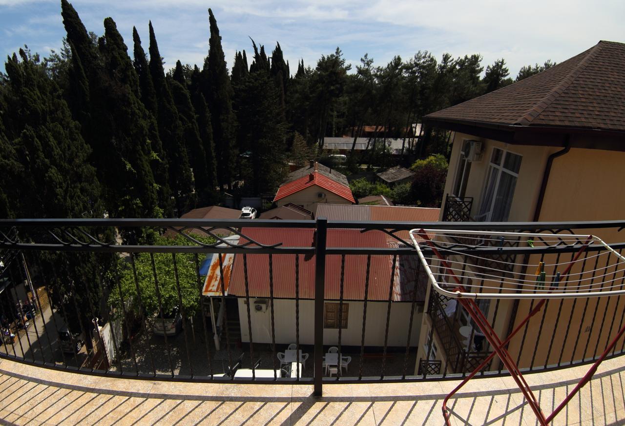 Hotel Kiparis Pizunda Exterior foto